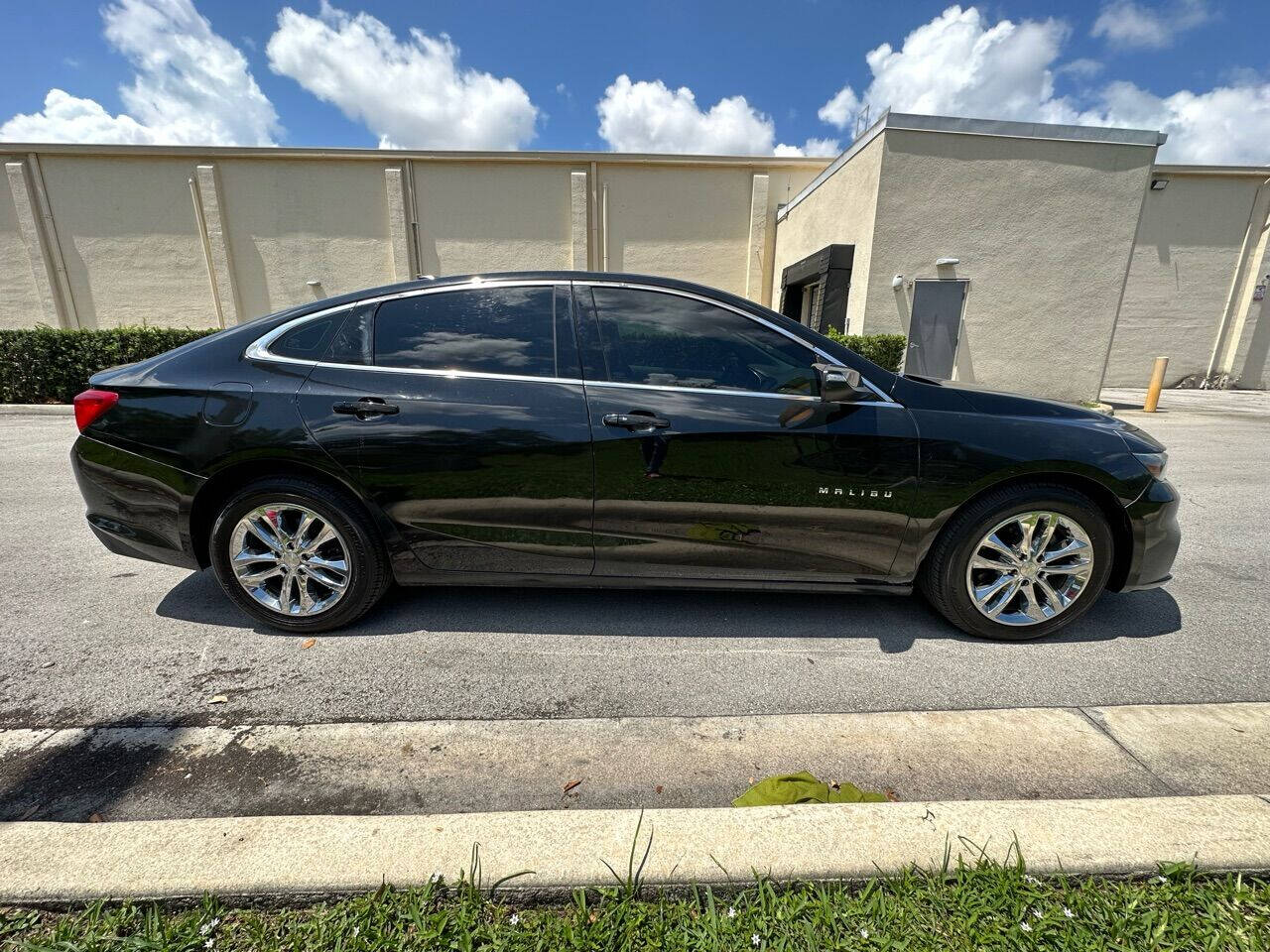 2017 Chevrolet Malibu  - $10,999
