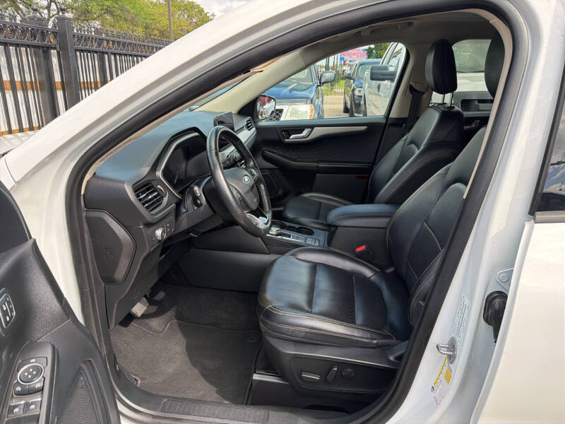 2020 Ford Escape SEL