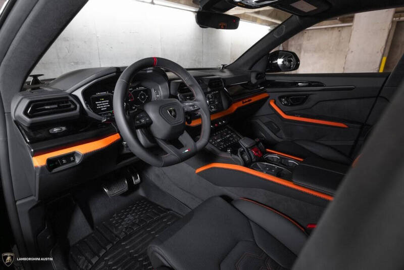 2025 Lamborghini Urus SE