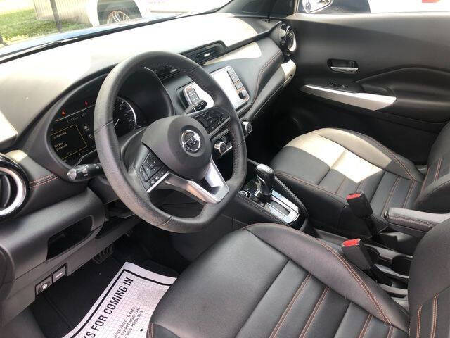 2020 Nissan Kicks SR