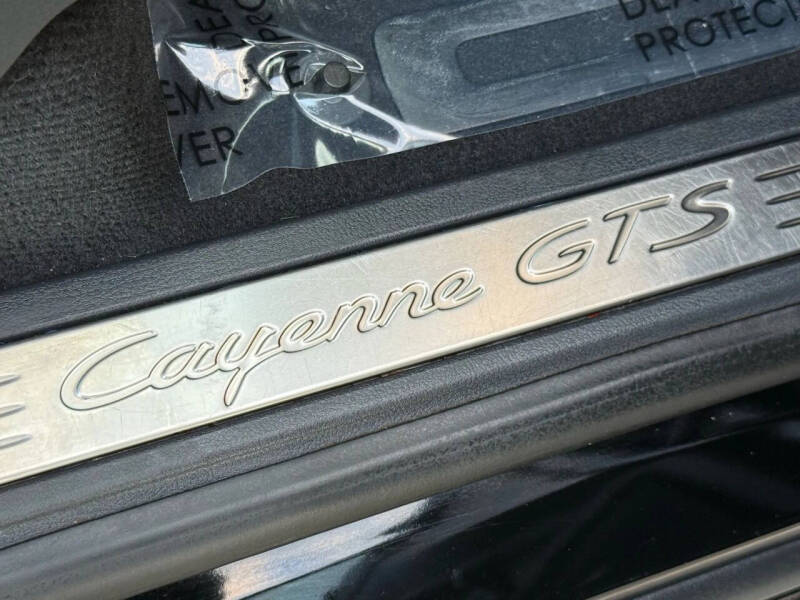 2013 Porsche Cayenne GTS