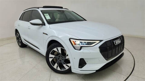 2022 Audi e-tron quattro Premium