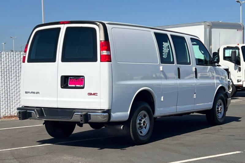 2023 GMC Savana 2500