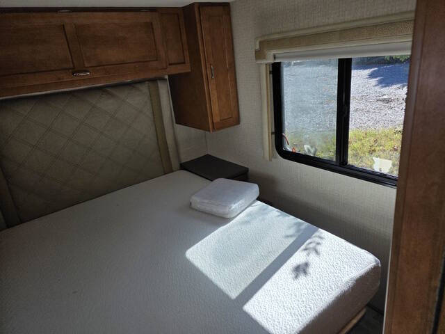 2017 Ford E-Series E-450 SD