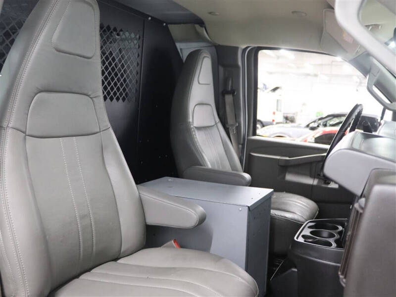 2022 Chevrolet Express 2500