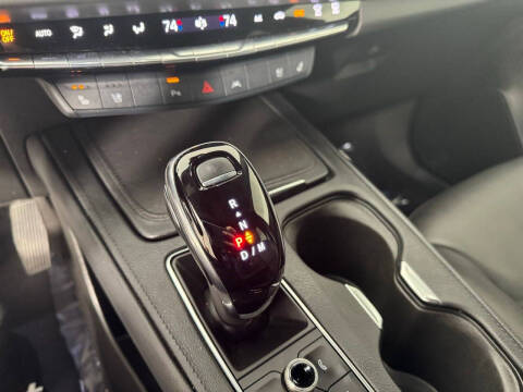 2025 Cadillac XT4 Premium Luxury