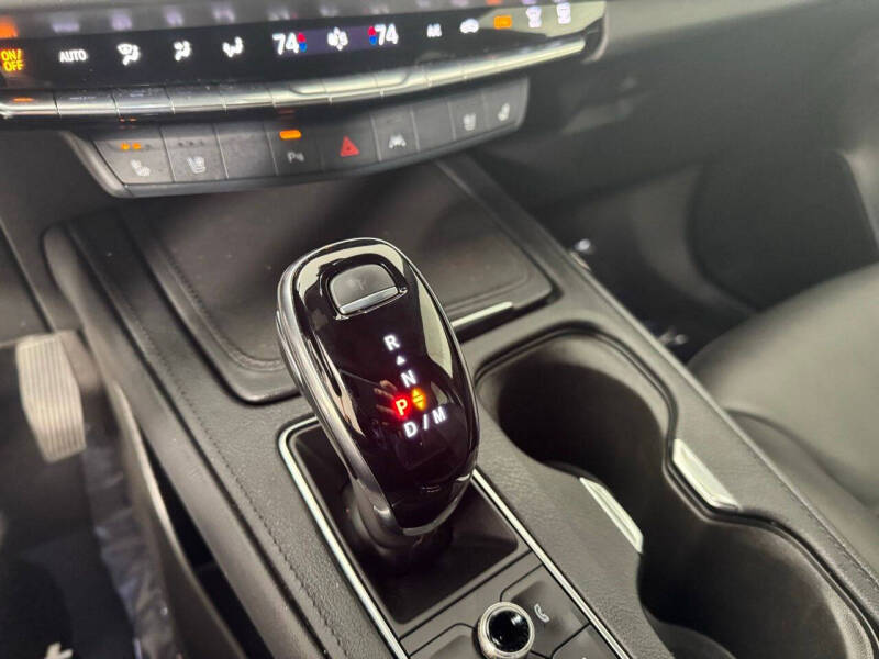 2025 Cadillac XT4 Premium Luxury