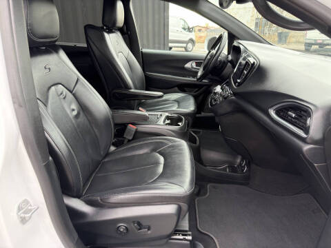 2019 Chrysler Pacifica Touring L Plus