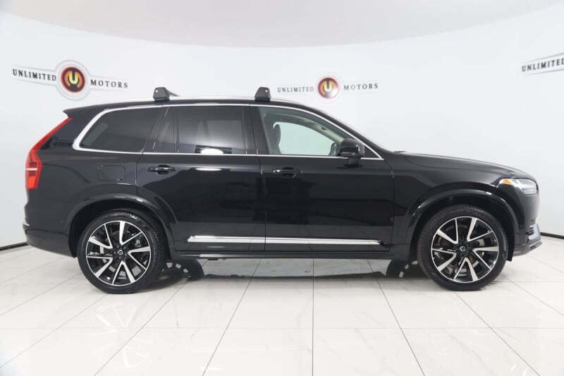 2025 Volvo XC90 B5 Plus Bright Theme