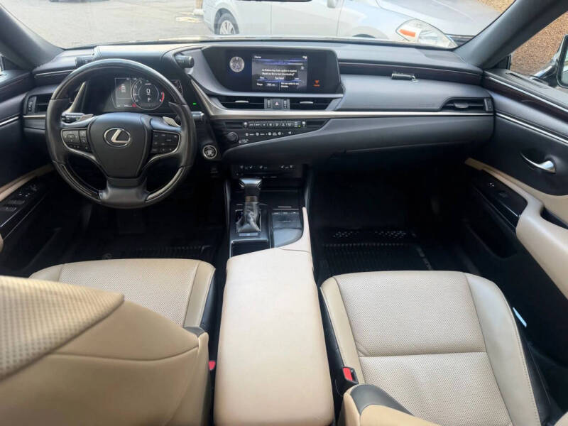 2019 Lexus ES 350