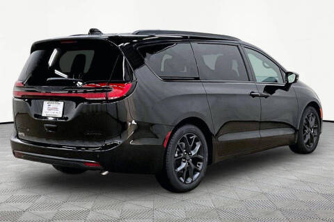 2027 Chrysler Pacifica Limited