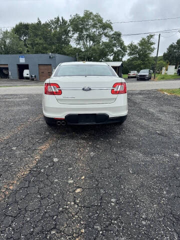 2012 Ford Taurus SE
