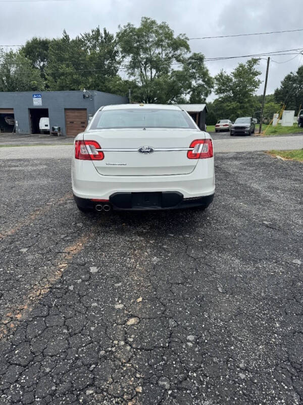 2012 Ford Taurus SE