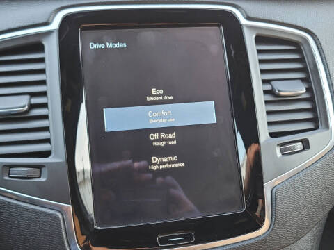 2018 Volvo XC90 T6 Momentum