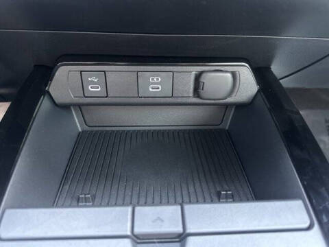 2025 Toyota Prius XLE