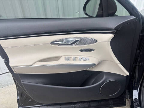 2023 Genesis GV70 2.5T Standard