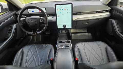 2022 Ford Mustang Mach-E Select