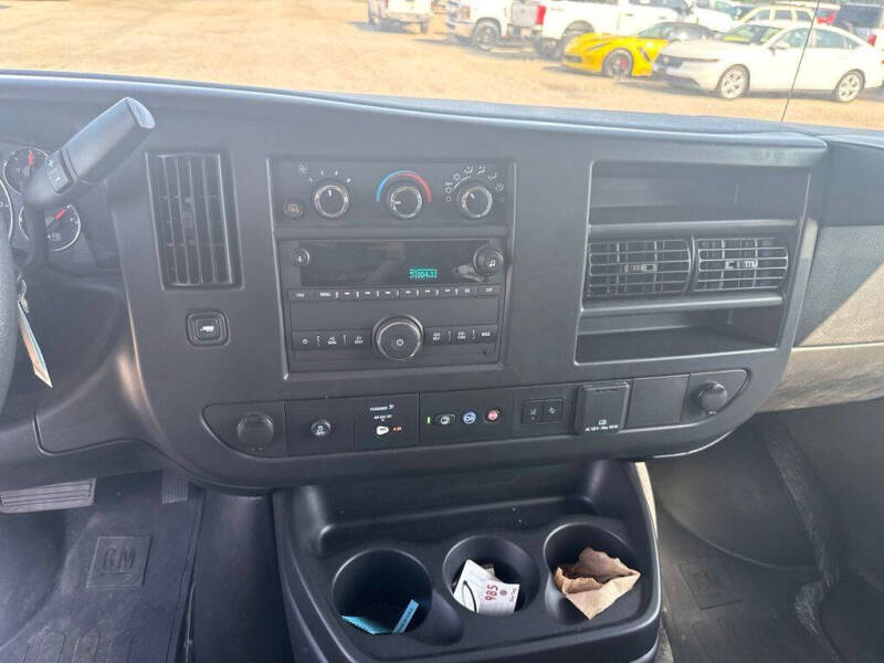 2025 Chevrolet Express LT 3500