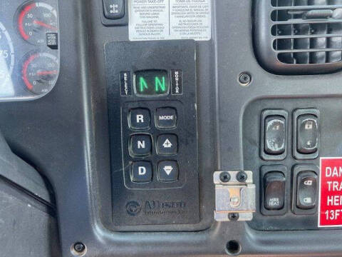 2015 Freightliner M2 106