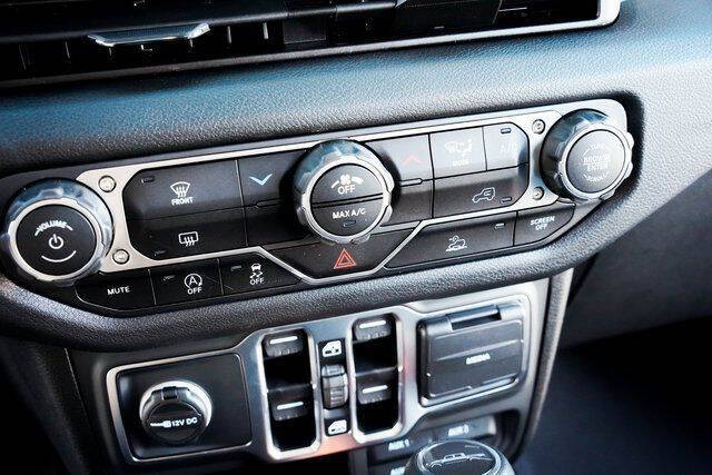 2025 Jeep Gladiator NightHawk