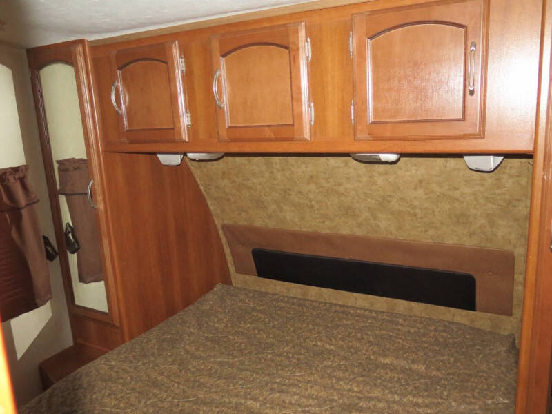 2013 Forest River Coachmen Freedom