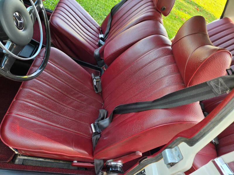 1972 Mercedes-Benz 220