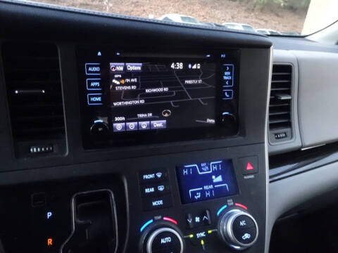 2017 Toyota Sienna XLE Premium 7-Passenger