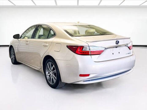 2017 Lexus ES 300h