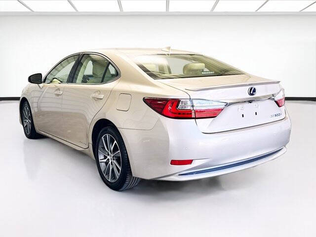 2017 Lexus ES 300h