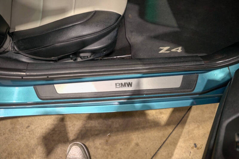 2005 BMW Z4 2.5i