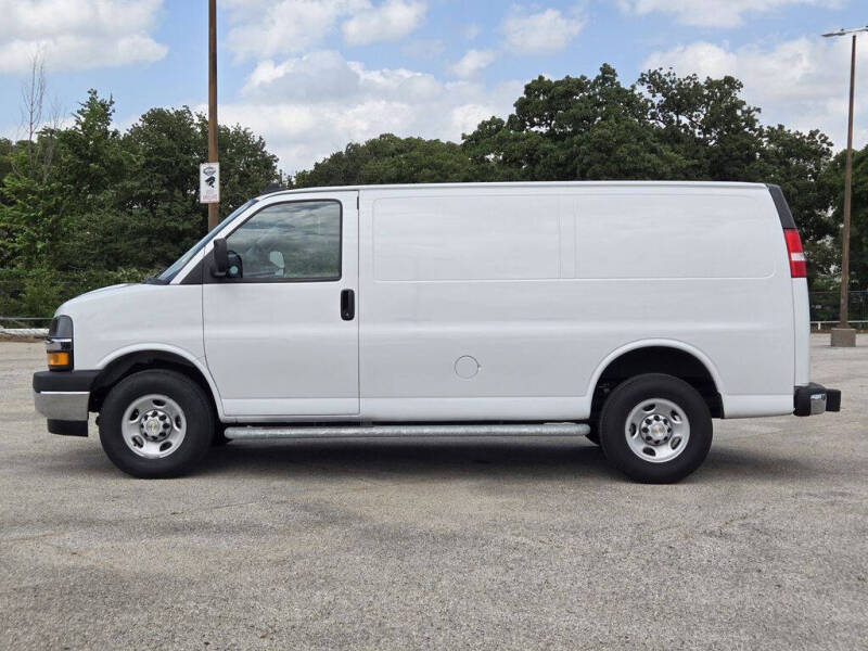 2024 Chevrolet Express 2500