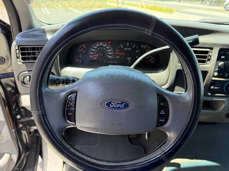 2004 Ford Excursion XLT