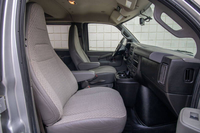 2017 Chevrolet Express LT 3500