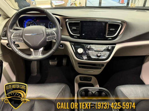 2017 Chrysler Pacifica Touring-L Plus