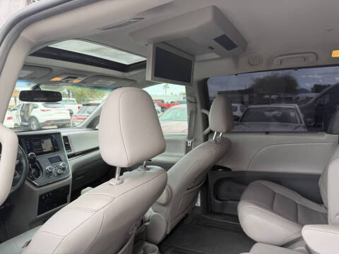 2016 Toyota Sienna XLE Premium 8-Passenger