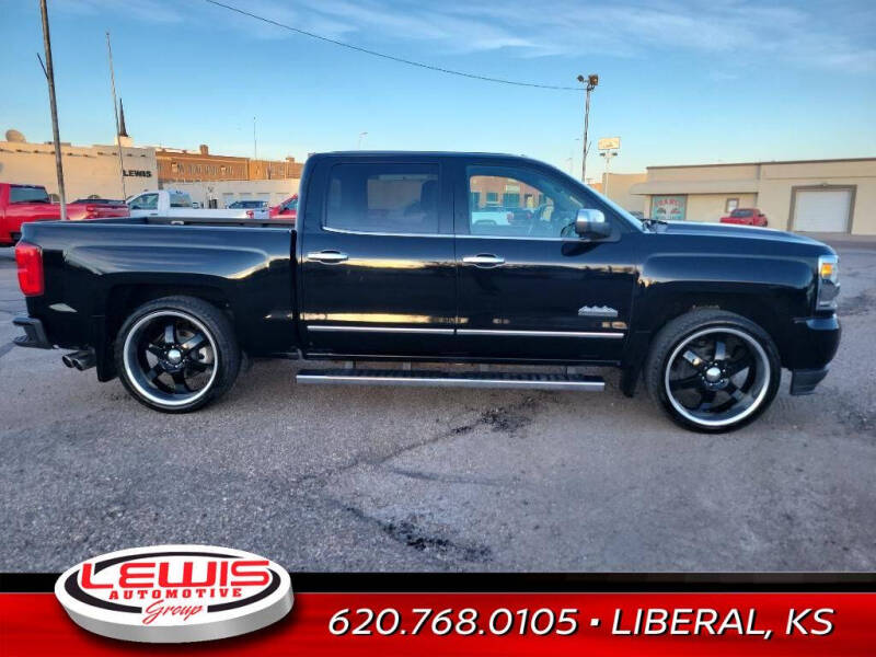 Used 2018 Chevrolet Silverado 1500 High Country with VIN 3GCUKTEJ6JG533532 for sale in Liberal, KS