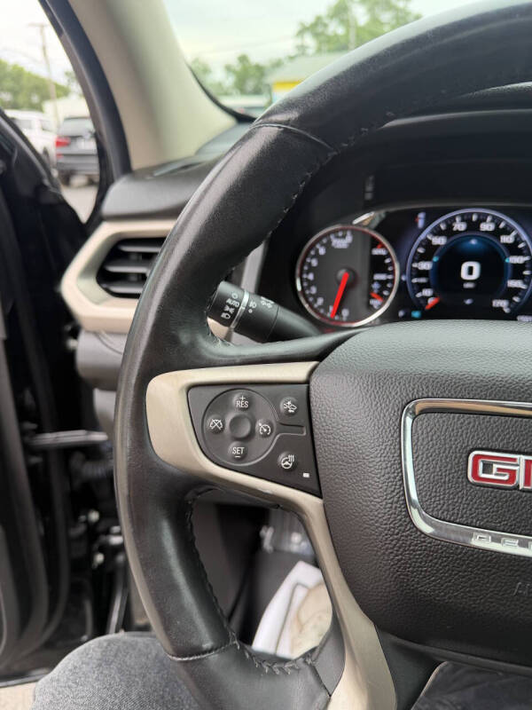 2017 GMC Acadia Denali