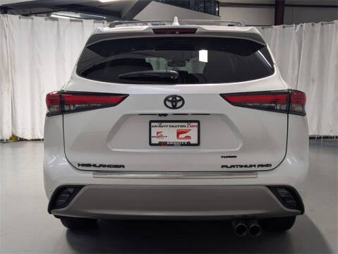 2023 Toyota Highlander Platinum