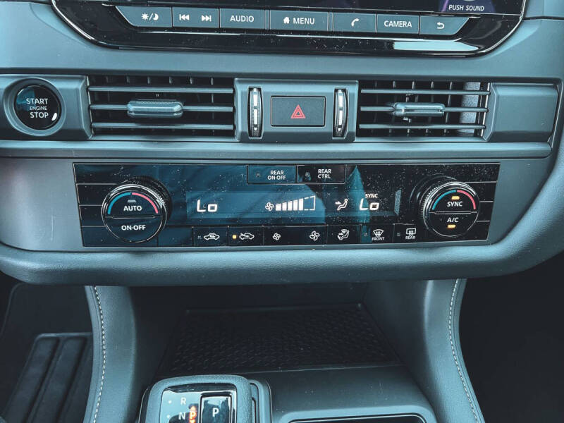 2025 Nissan Pathfinder S