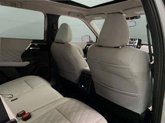 2025 Mitsubishi Outlander PHEV SEL