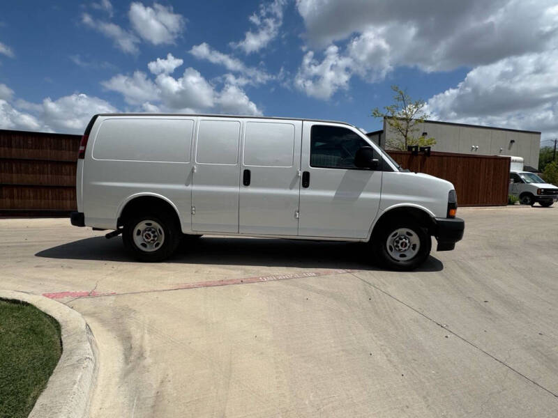 2022 GMC Savana 2500