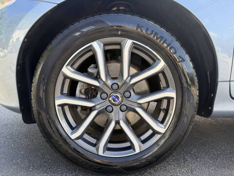 2017 Volvo XC60 T6 Dynamic