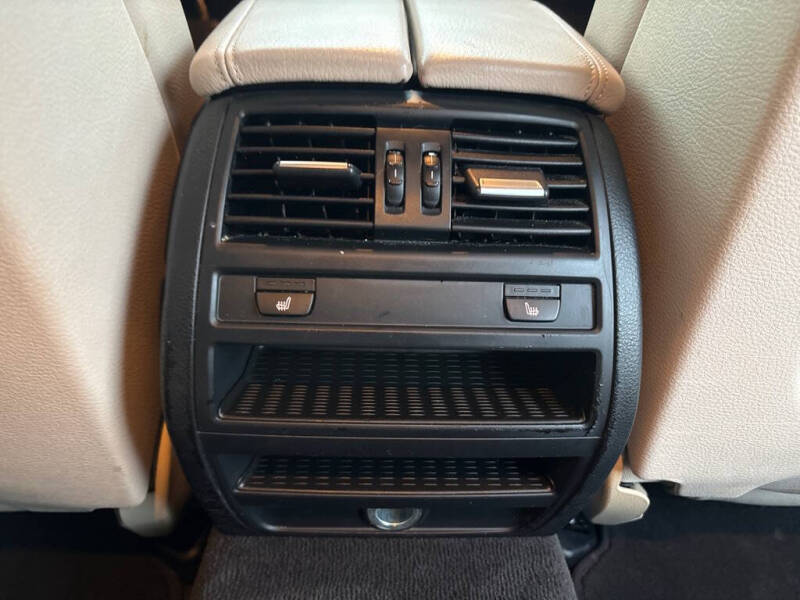 2011 BMW 5 Series 528i