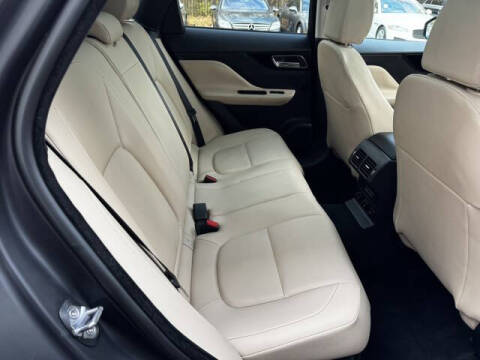 2018 Jaguar F-PACE 25t Premium