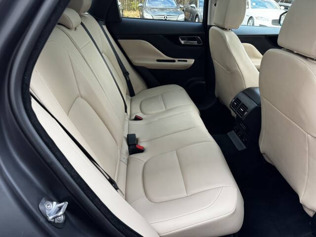 2018 Jaguar F-PACE 25t Premium