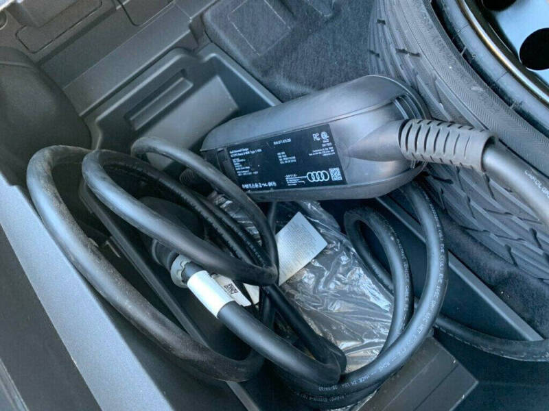 2019 Audi e-tron quattro Prestige