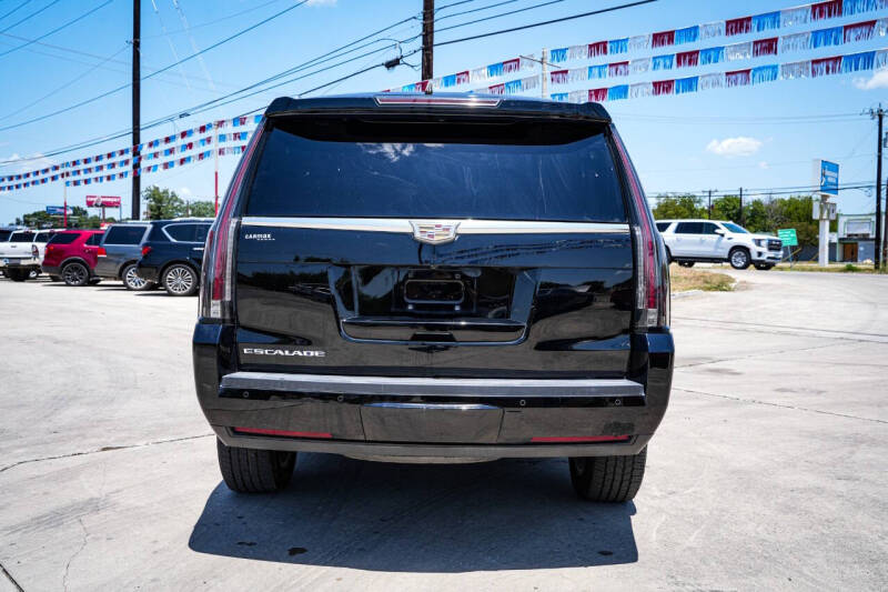 2016 Cadillac Escalade Standard