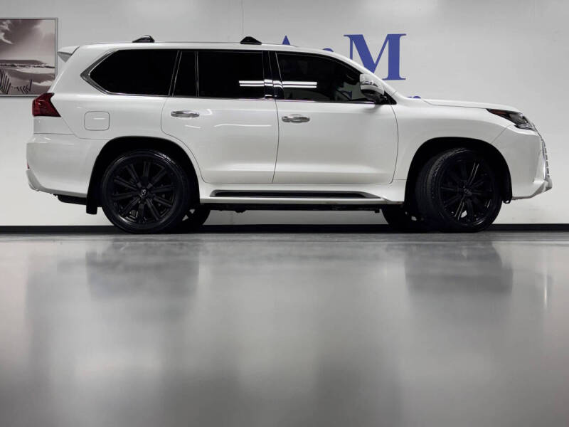 2017 Lexus LX 570