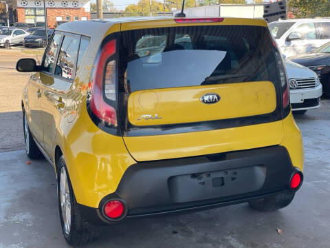 2015 Kia Soul +