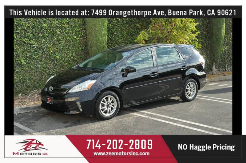 2013 Toyota Prius v Three
